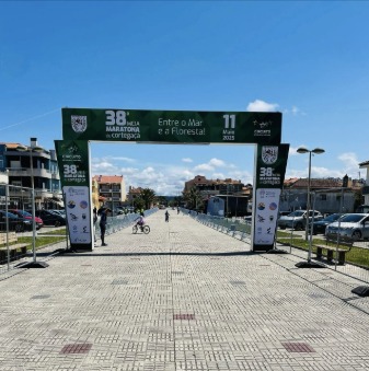 Pórtico de meta da 38.ª Meia Maratona de Cortegaça