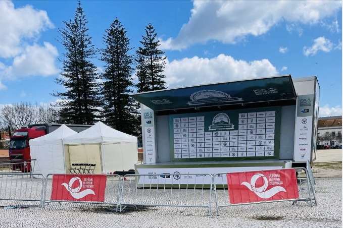 Palco e tendas do Troféu Internacional da Arrábida 2025